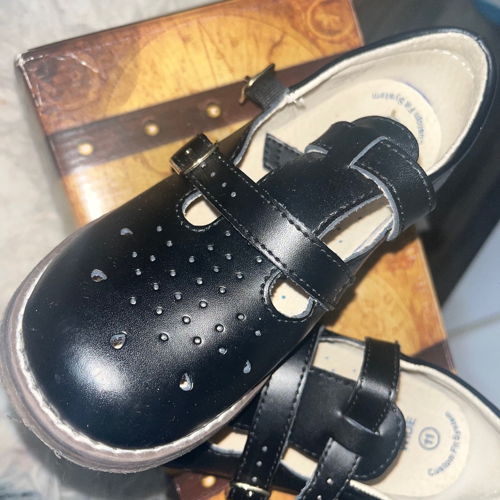 Footmates MaryJane dress shoe